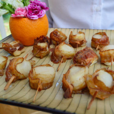 Scallops wrapped in Bacon